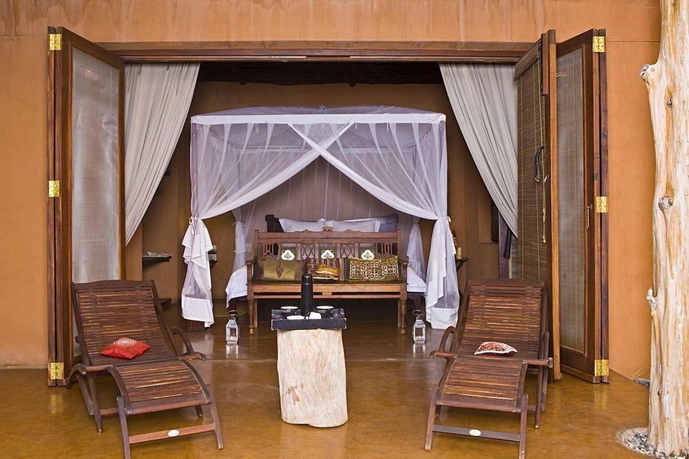 Okahirongo Elephant Lodge Purros 外观 照片